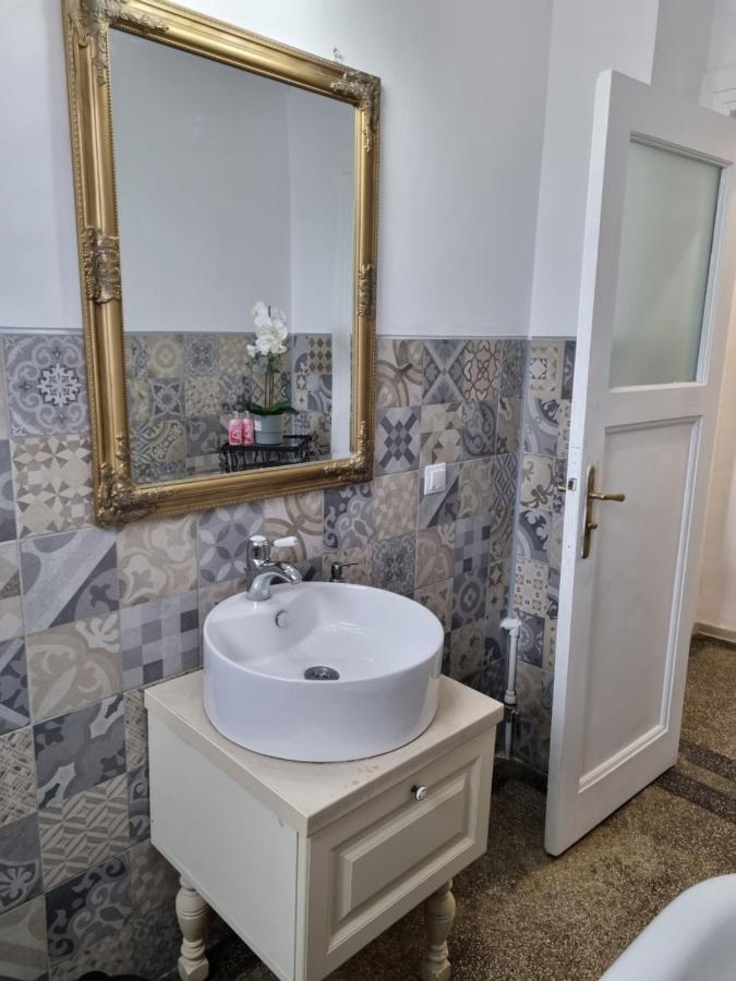 Cozy Apartment Near City Center Βουκουρέστι Εξωτερικό φωτογραφία