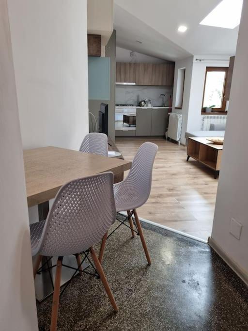 Cozy Apartment Near City Center Βουκουρέστι Εξωτερικό φωτογραφία
