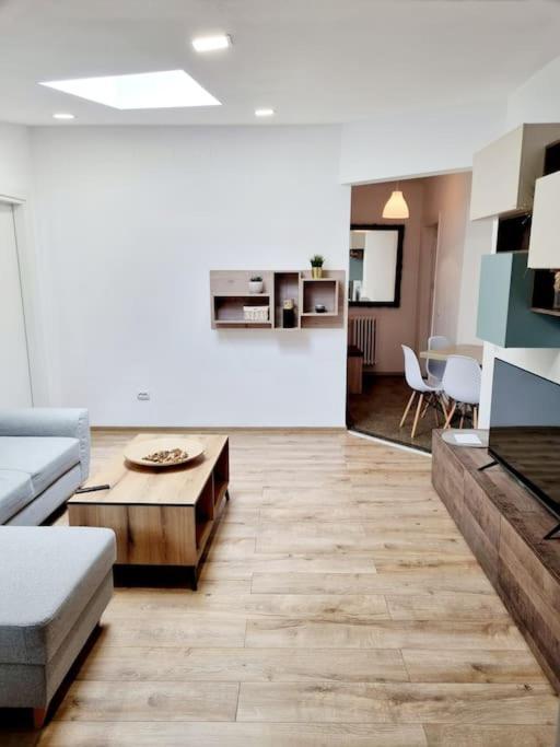 Cozy Apartment Near City Center Βουκουρέστι Εξωτερικό φωτογραφία